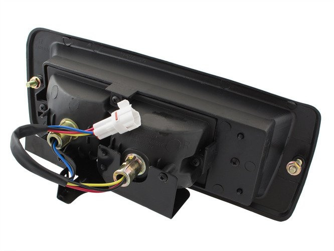 Toyota Land Cruiser III FJ90 96-02 lampa tylna w zderzak prawa