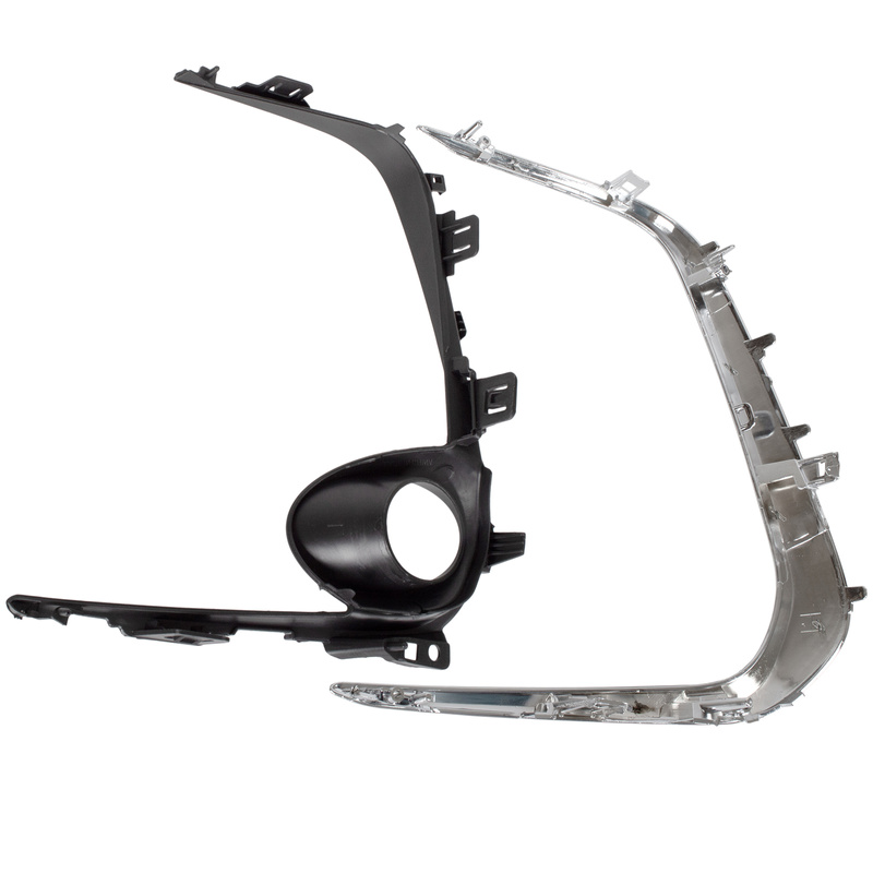 Toyota COROLLA 2019- CHROM + CZARNA ramka halogenu prawa