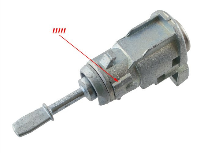 VW Polo 9N 02-08 wkładka zamka drzwi przednich lewa