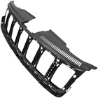 Jeep Grand Cherokee IV 17-21 wspornik / mocowanie atrapy między reflektory (grilla)