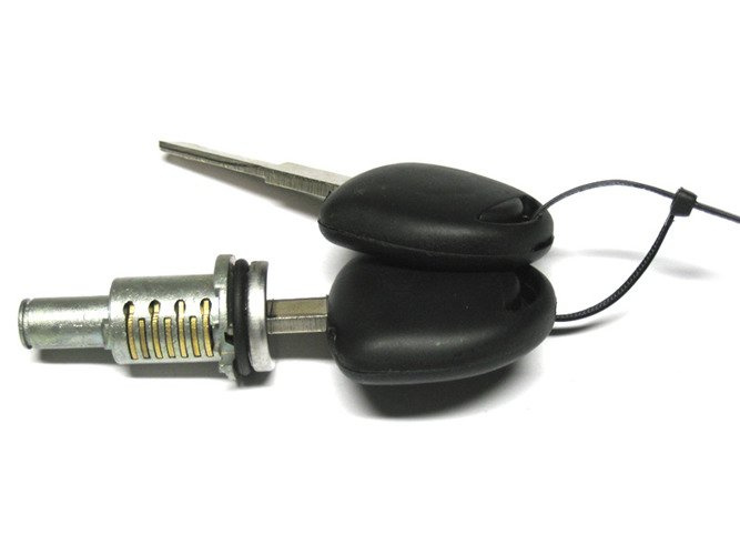 Vauxhall / Opel Omega B 94-03 door lock / insert with keys