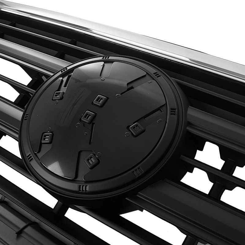 VW Crafter 2018- atrapa między reflektory (grill) CZARNA z chromowaną listwą