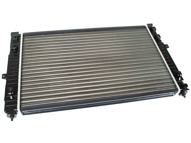 Audi A6 C5 97-00 1,6 / 1,8 petrol / 1,9 TDI manual gearbox Radiator / engine radiator (with sensor hole)