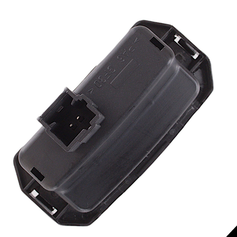 Renault LAGUNA II 01-07 przycisk (mikrostyk) klamki tylnej klapy bagażnika